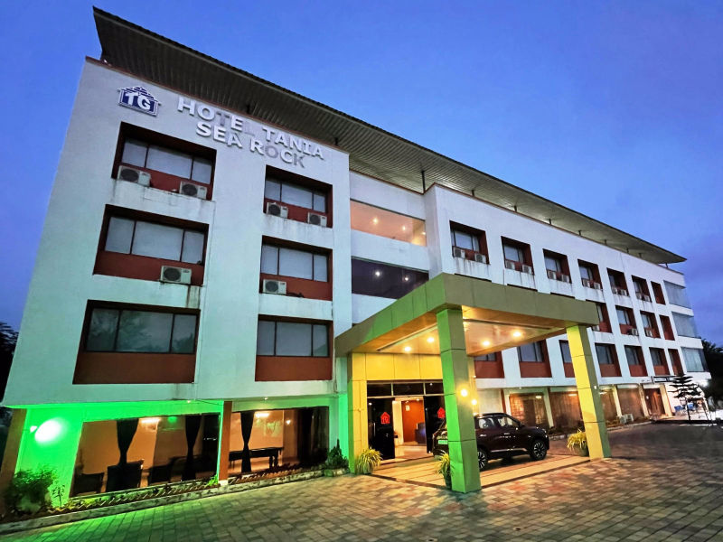 Tania Searock Hotel, Daman